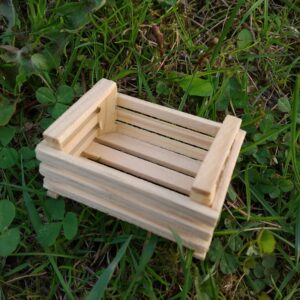 větší přepravka, doplňky pro panenky