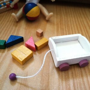 vozík se stavebnicí