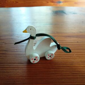 labuť, hračka na kolečkách