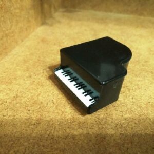 miniaturní piánko, ořezávátko