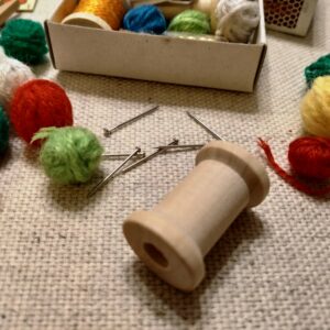 Dřevěná špulka/ šití