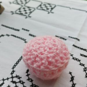 Taburet háčkovaný růžový