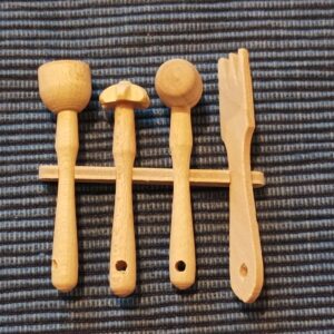 Věšáček a kuchyňské náčiní