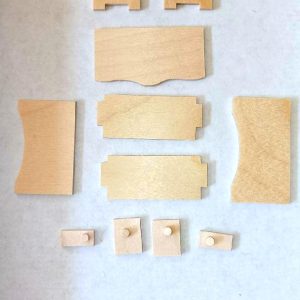 Komoda v měřítku 1:30 k vlastní montáži