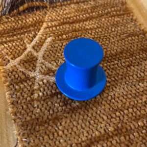 Dřevěný klobouček modrý