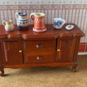Komoda s hezkými detaily