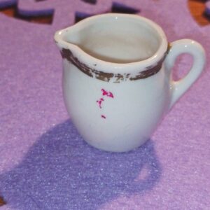 Starožitná mlíčenka